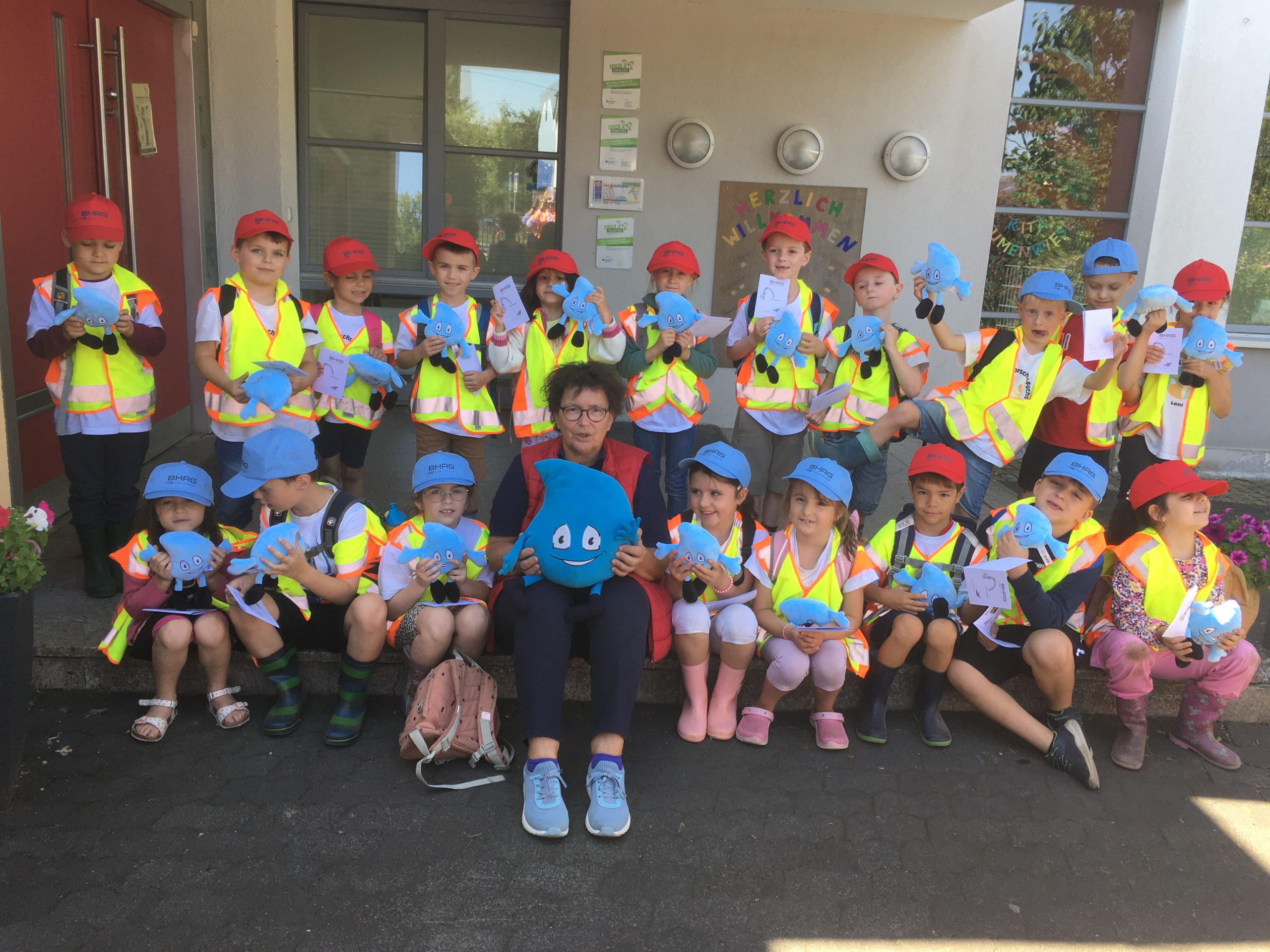 Kindergruppe beim Wasser-Workshop in der Kita Blumenwiese in Rheinbreitbach