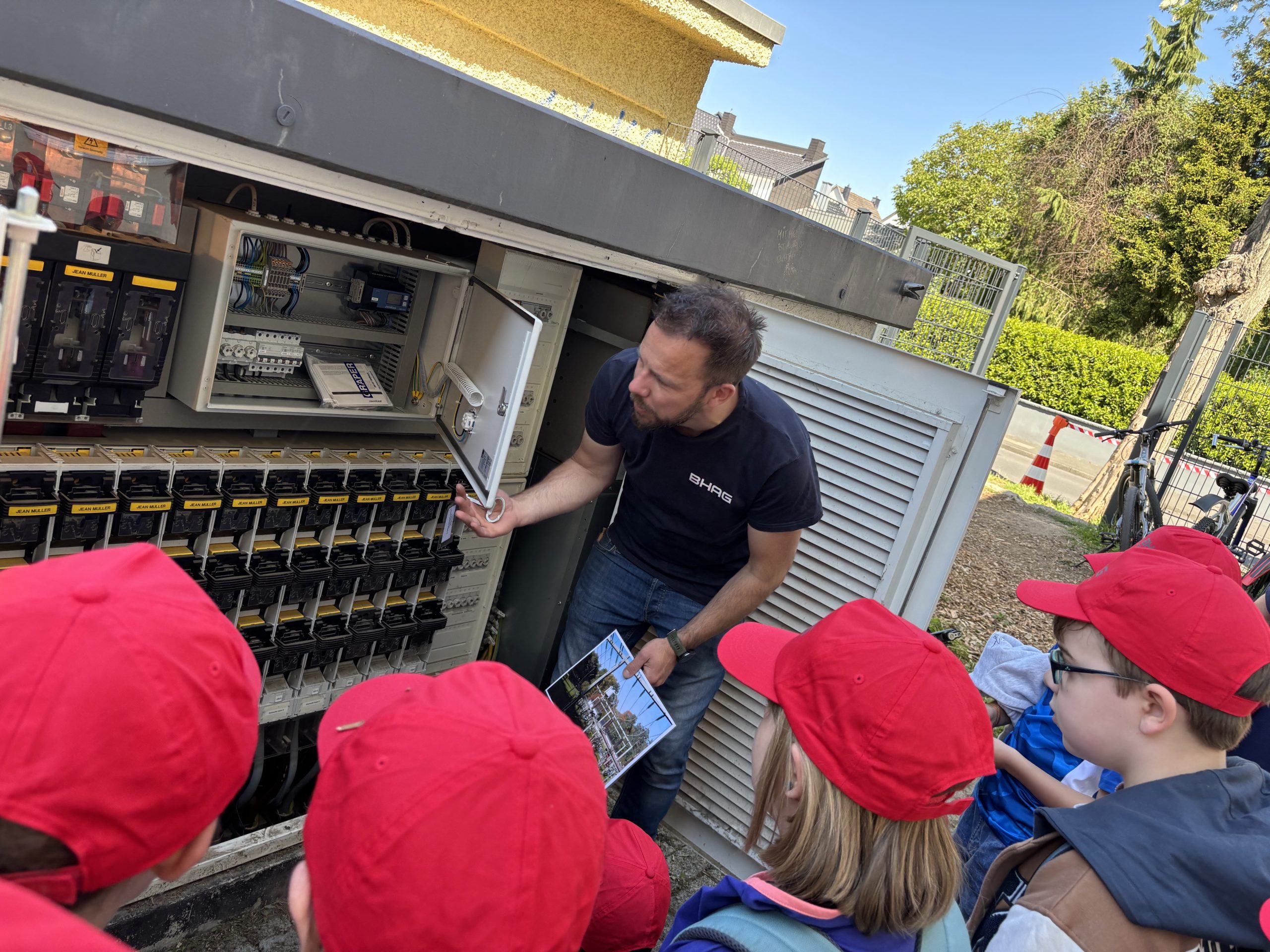 Kinder der katholischen Grundschule Sankt Martinus in Bad Honnef