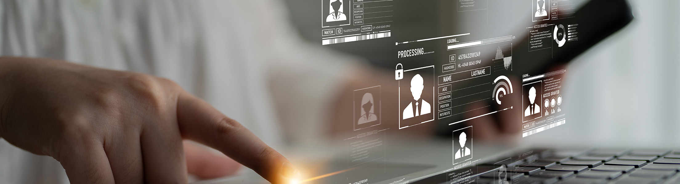 Verschlüsselung personenbezogener Daten am Laptop.