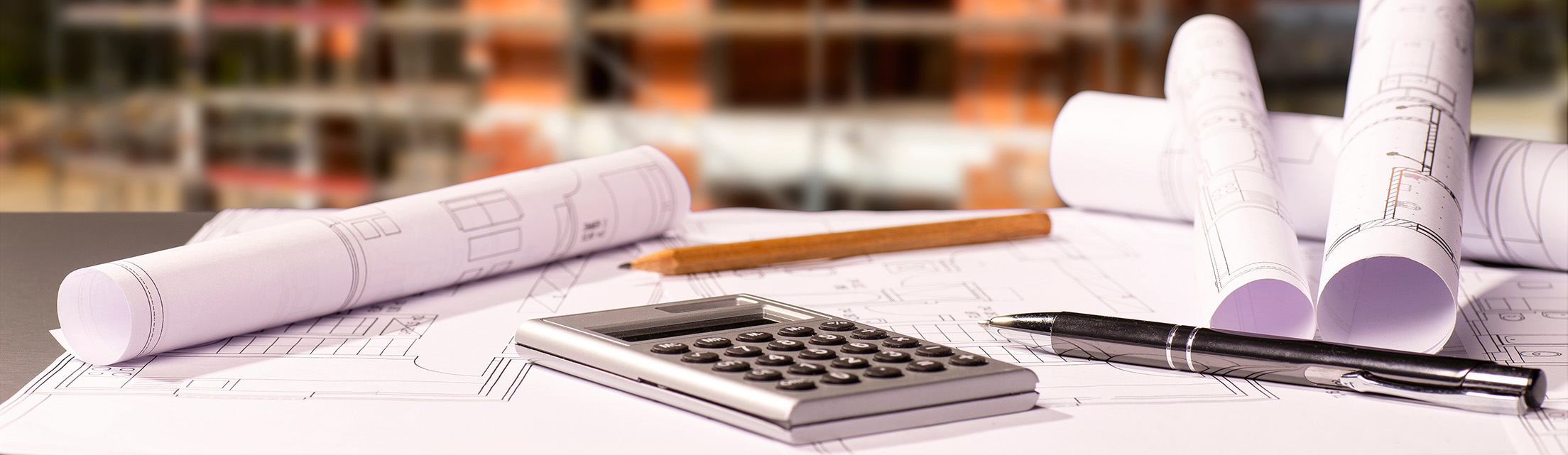 Planungsunterlagen für einen Hausbau.