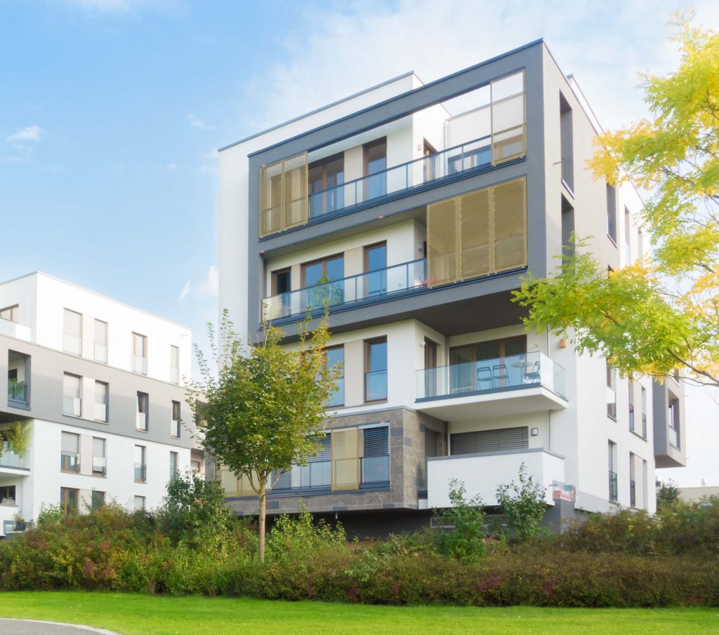 Neubausiedlung mit Mehrfamilienhäusern