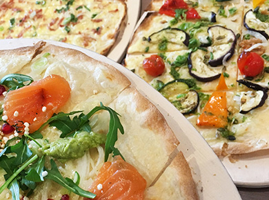 Verschiedene Sorten Flammkuchen